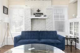 Sleeps 12 • Budget-Friendly Downtown Birmingham Crew House - Image 4