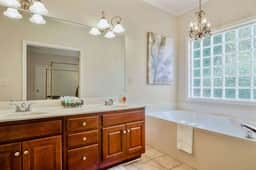 Save Big at Kent Terrace / 3br in Alabaster - Image 3