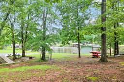 River Drive Lodge - Image 2