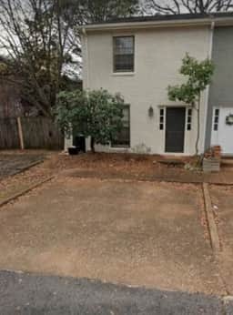 Cute Townhouse on 17th - Image 3