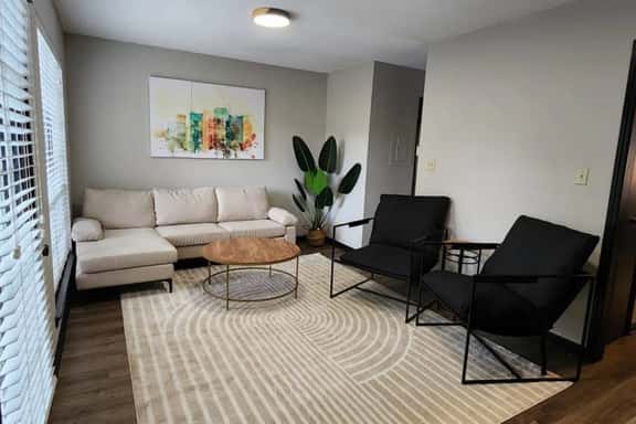 Cute Townhouse on 17th - Image 1