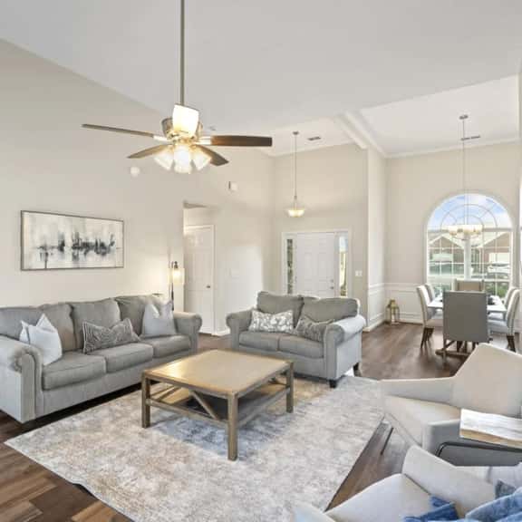 Big Savings! Gorgeous, updated 4 bedroom home that sleeps 10! - Image 1