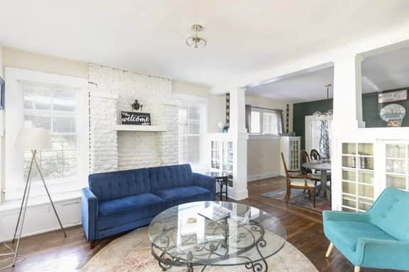 Sleeps 12 • Budget-Friendly Downtown Birmingham Crew House - Image 5