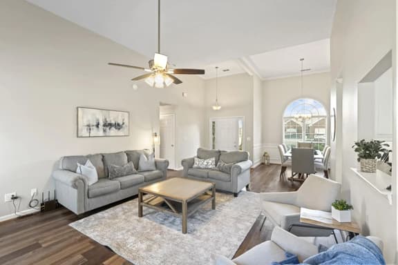 Big Savings! Gorgeous, updated 4 bedroom home that sleeps 10! - Image 1
